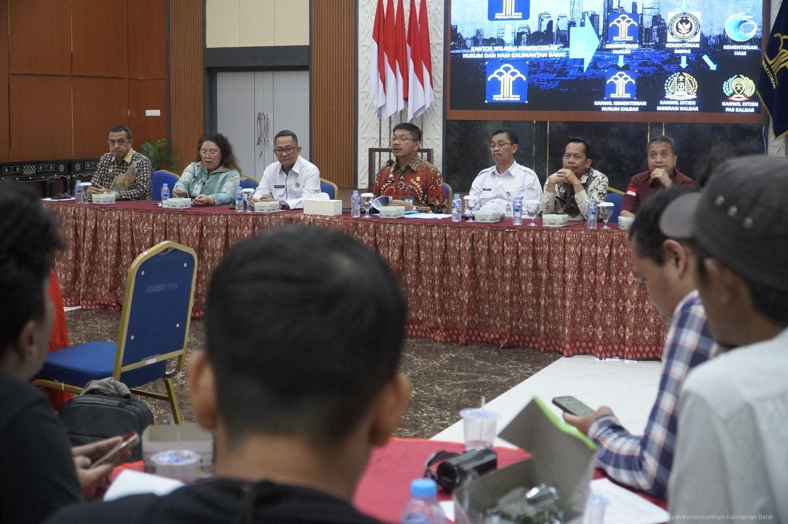6 Media Gathering Kemenkum Kalbar