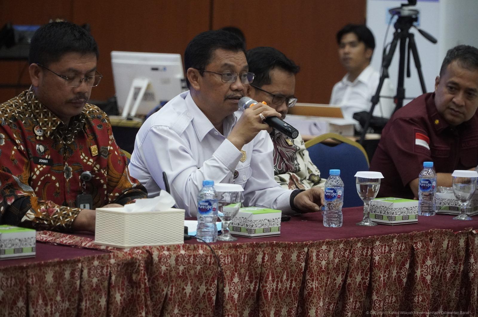 8 Media Gathering Kemenkum Kalbar