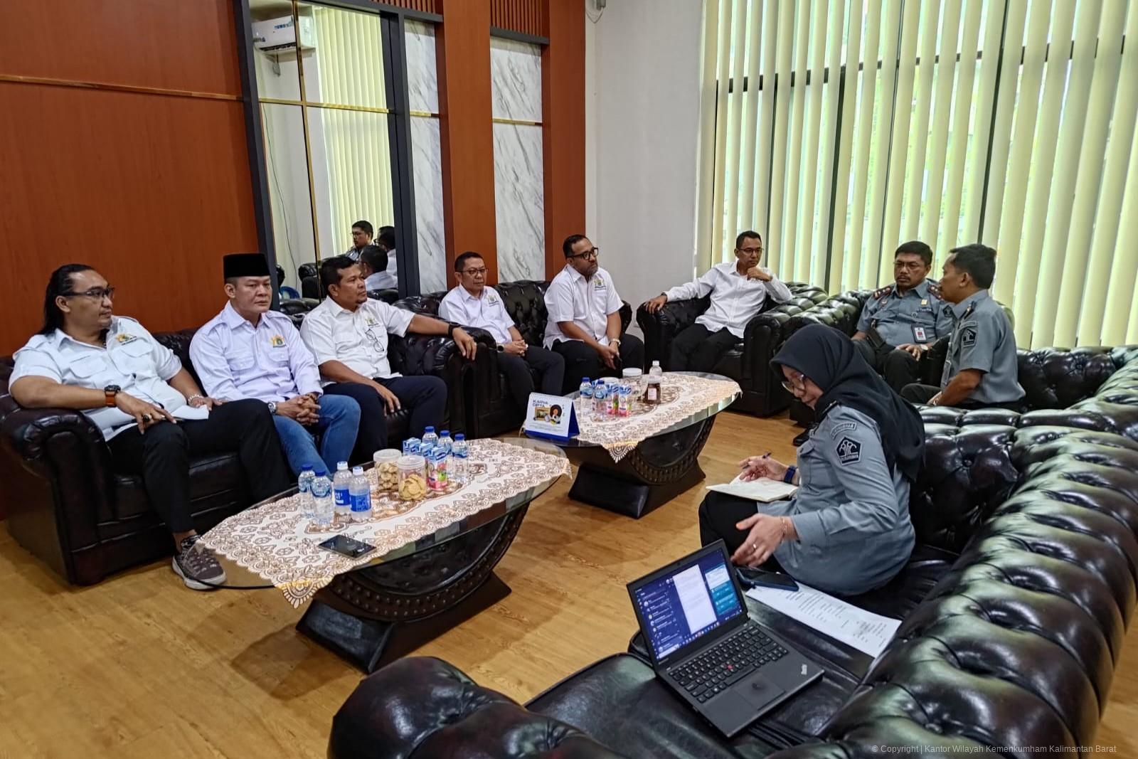 6 Audiensi KADIN Kalbar