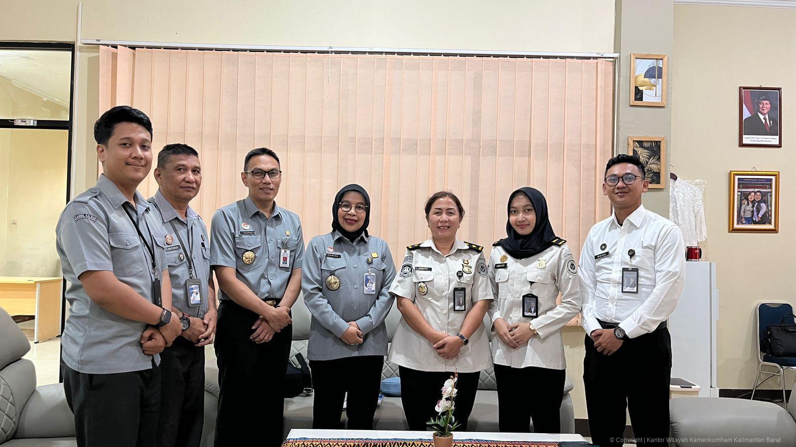 Kanwil Kemenkum Kalbar Dukung Talkshow Keimigrasian Imigrasi Singkawang