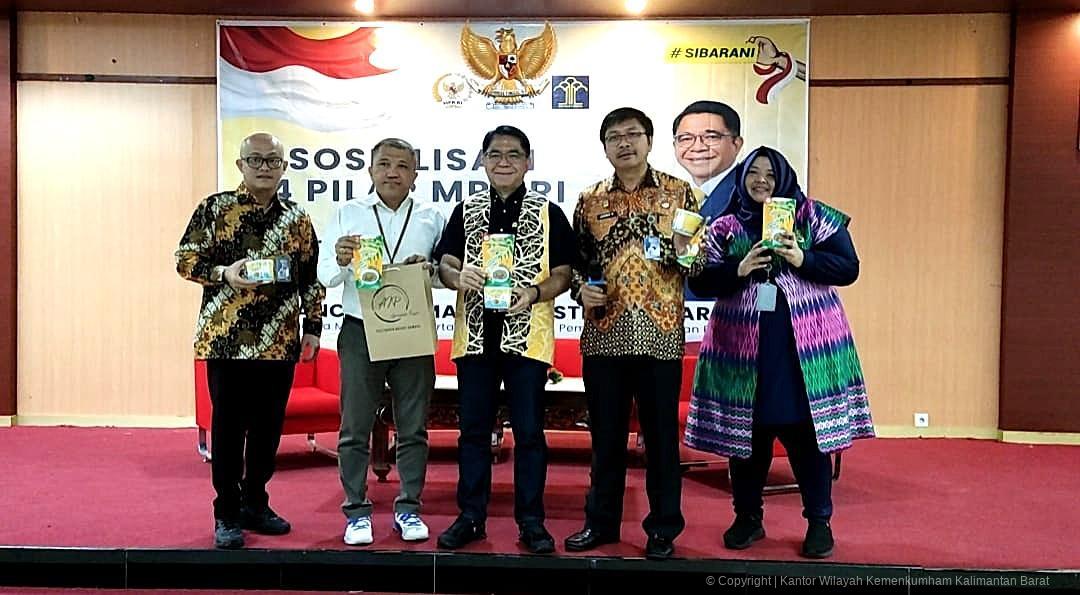 Sinergi DPR RI dan Kemenkum Kalbar, Sosialisasi 4 Pilar dan Penguatan Posbankum Digelar di Sambas 